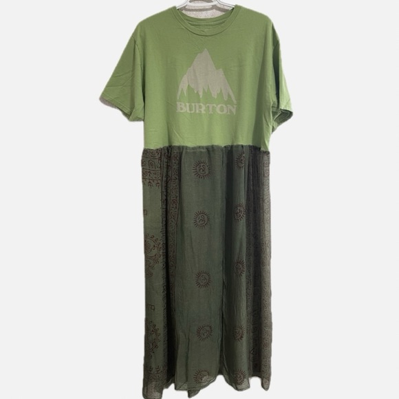 Upcycled boho maxi t-shirt. - Picture 5 of 11